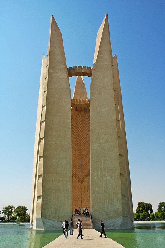  Arab-Soviet Friendship monument at the High Dam. 